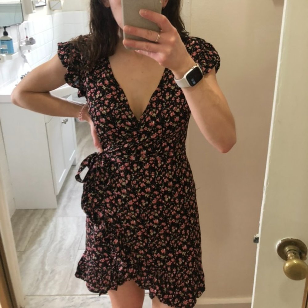 Lulu's "A Beauty Downtown" Floral Wrap Dress, NWT